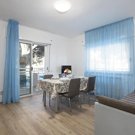 Residenza Azzurra * ריצ'יונה